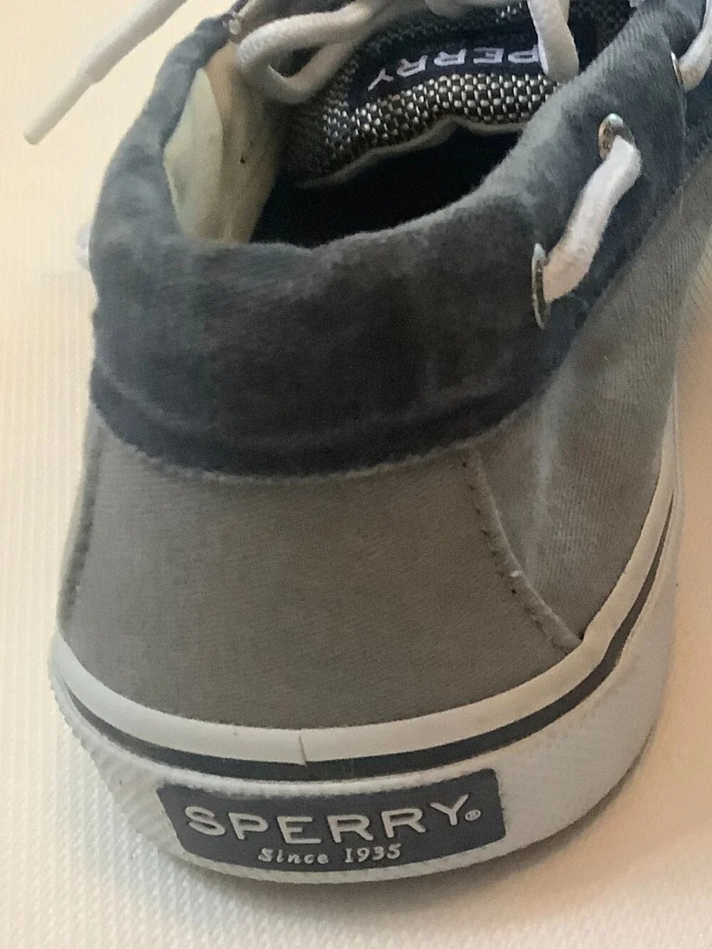 Mens Sneakers Slip On Memory Foam Sz 13M Sperry Gray / White